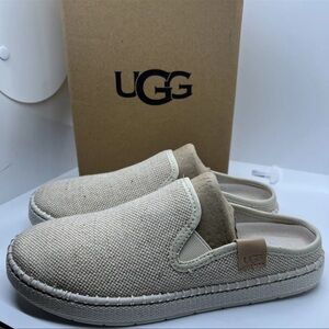 COPY - UGG Women's Delu Mules-Natural- Size 6.5